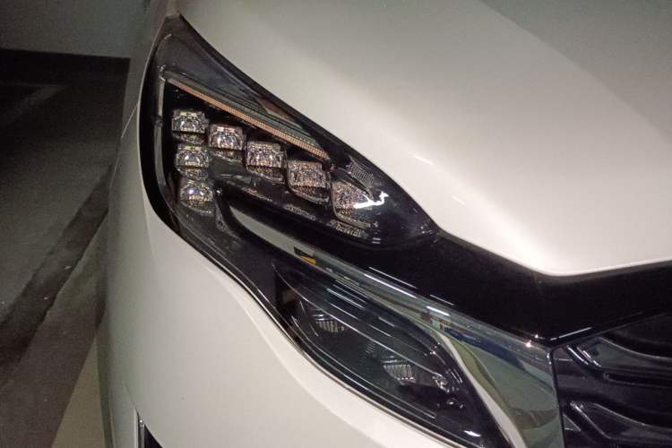 Used Buick GL8 2023 ES Lu Zun Deluxe Model Right Front Headlight