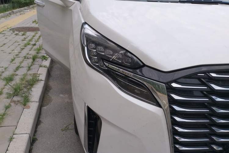 Used Buick GL8 2023 ES Lu Zun Luxury Model Right Front Headlight