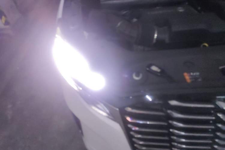 Used Buick GL8 2023 ES Lu Zun Deluxe and Yue Edition Right Front Headlight