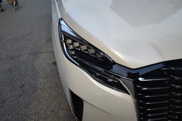 Used Buick GL8 2023 ES Lu Zun Luxury Model Right Front Headlight