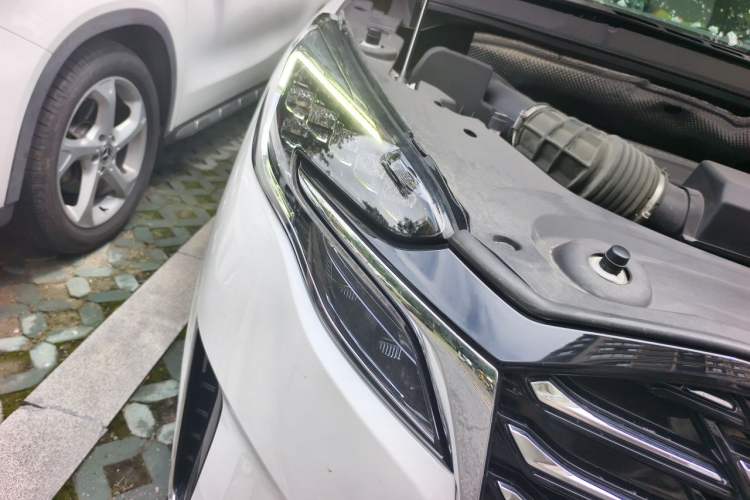 Used Buick GL8 2023 ES Lu Zun Luxury Edition and Yue Version Right Front Headlight