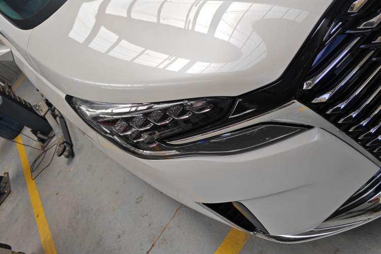Used Buick GL8 2023 ES Lu Zun Comfort Model Right Front Headlight