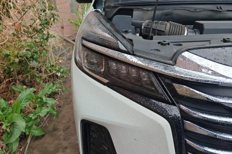 Used Buick GL8 2023 Land Executive Class Smart Enjoyment Model Right Front Headlight