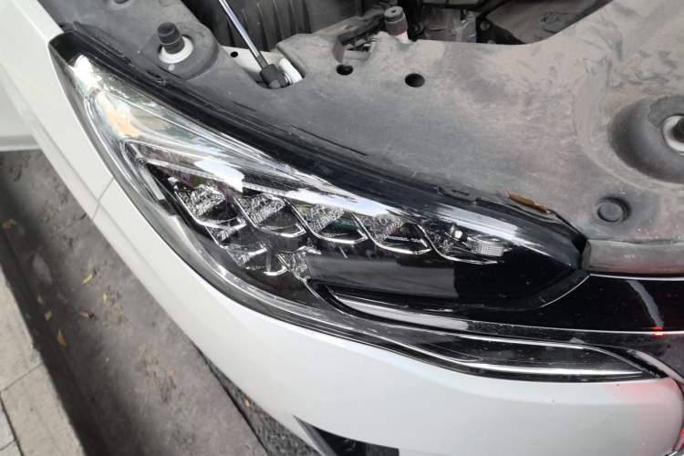Used Buick GL8 2023 ES Lu Zun Comfort Model Right Front Headlight