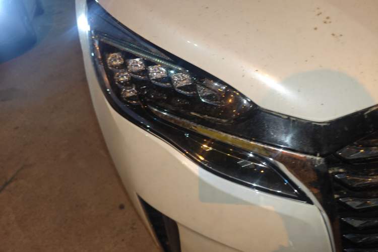Used Buick GL8 2023 ES Lu Zun Deluxe Model Right Front Headlight