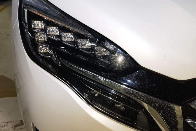 Used Buick GL8 2023 ES Lu Zun Deluxe Model Right Front Headlight
