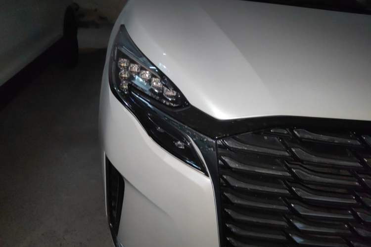 Used Buick GL8 2023 ES Lu Zun Luxury Model Right Front Headlight
