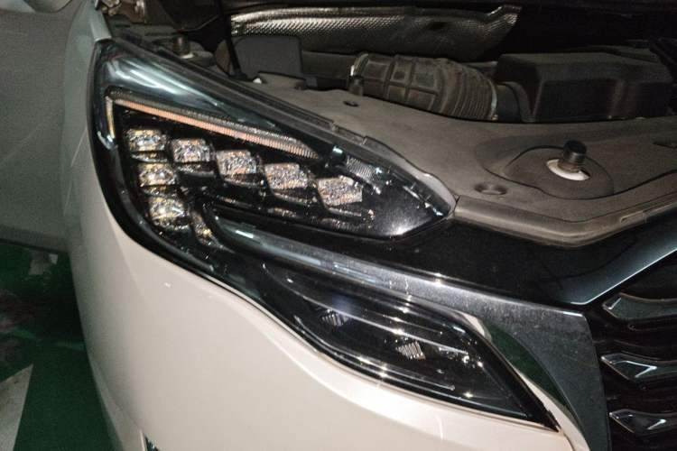 Used Buick GL8 2023 ES Lu Zun Luxury Model Right Front Headlight