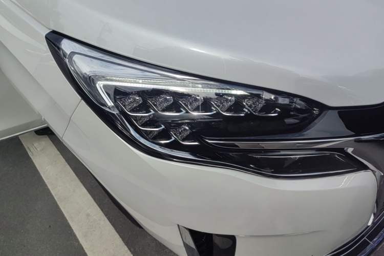 Used Buick GL8 2023 ES Lu Zun Luxury Model Right Front Headlight