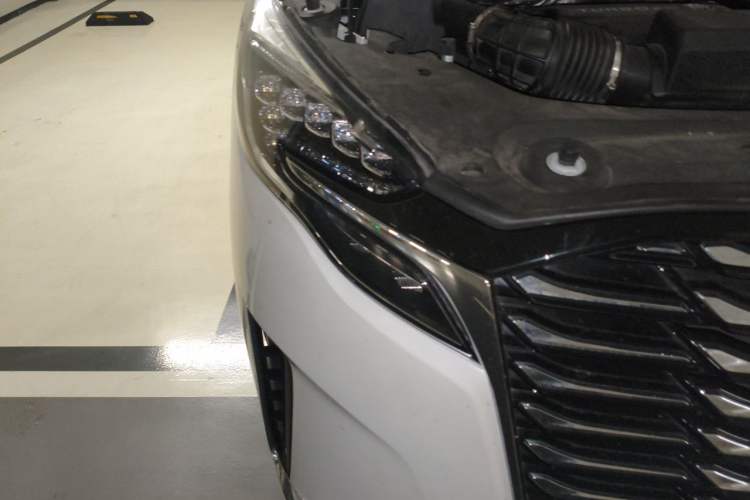 Used Buick GL8 2023 ES Lu Zun Comfort Model Right Front Headlight