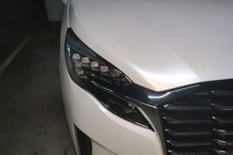 Used Buick GL8 2023 ES Lu Zun Comfort Model Right Front Headlight