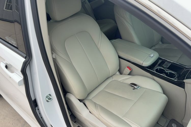 Used Buick GL8 2023 ES Lu Zun Comfort Model Right Front Seat