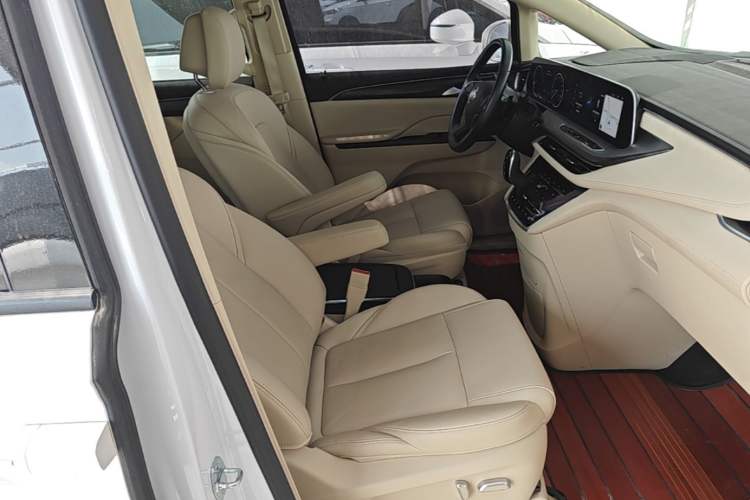 Used Buick GL8 2023 ES Lu Zun Deluxe Model Right Front Seat