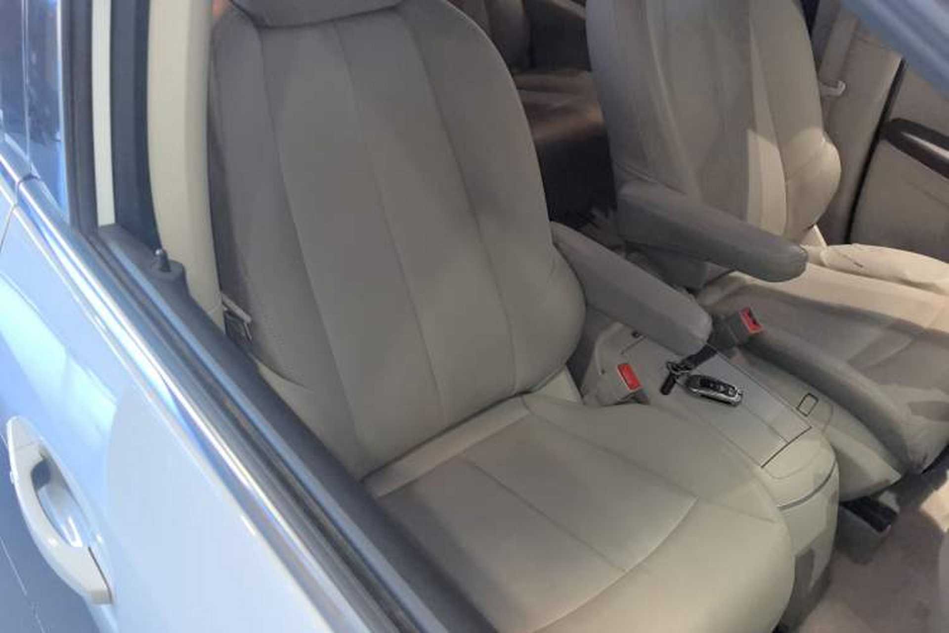 Used Buick GL8 2023 Land Executive Class Smart Enjoyment Model Right Front Seat