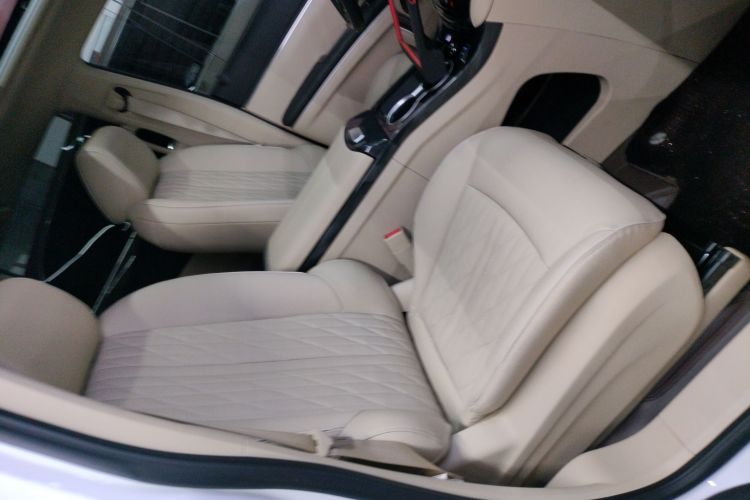 Used Buick GL8 2023 Facelifted Land Cruiser Executive Luxury Version Right Front Seat