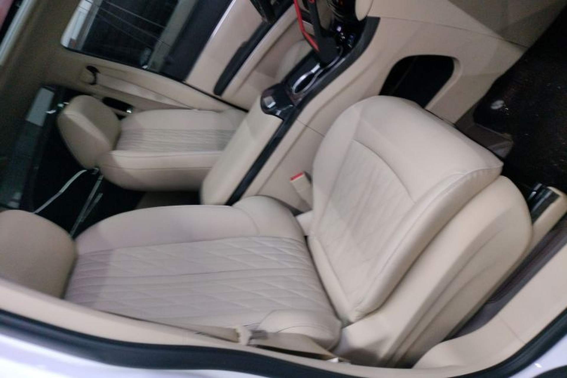 Used Buick GL8 2023 Facelifted Land Cruiser Executive Luxury Version Right Front Seat