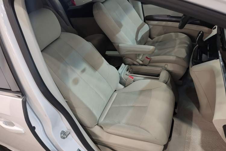 Used Buick GL8 2023 Land Executive Class Comfort Model Right Front Seat