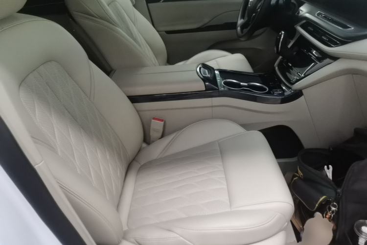 Used Buick GL8 2023 ES Lu Zun Comfort Model Right Front Seat