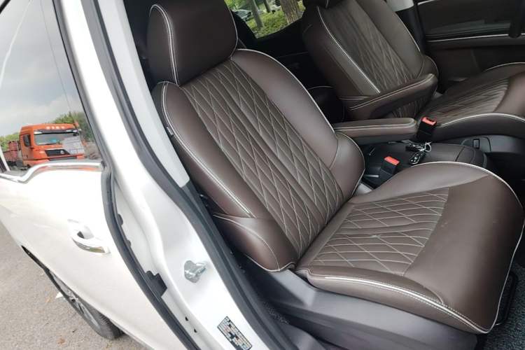 Used Buick GL8 2023 Land Executive Class 652T Luxury Model Right Front Seat