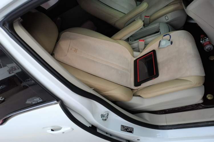 Used Buick GL8 2023 Land Executive Class Smart Enjoyment Model Right Front Seat