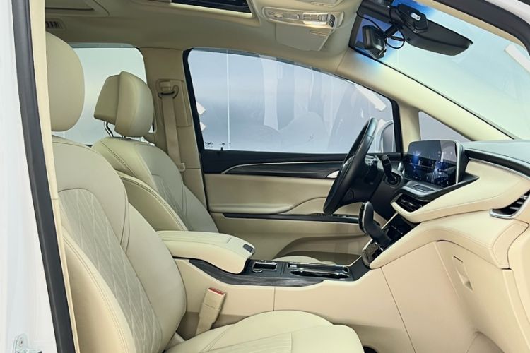 Used Buick GL8 2023 ES Lu Zun Luxury Edition and Yue Version Right Front Seat