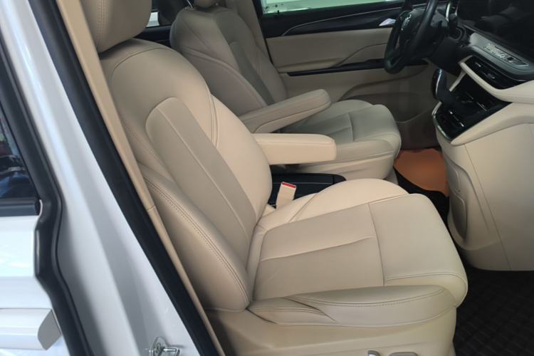 Used Buick GL8 2023 ES Lu Zun Deluxe Model Right Front Seat