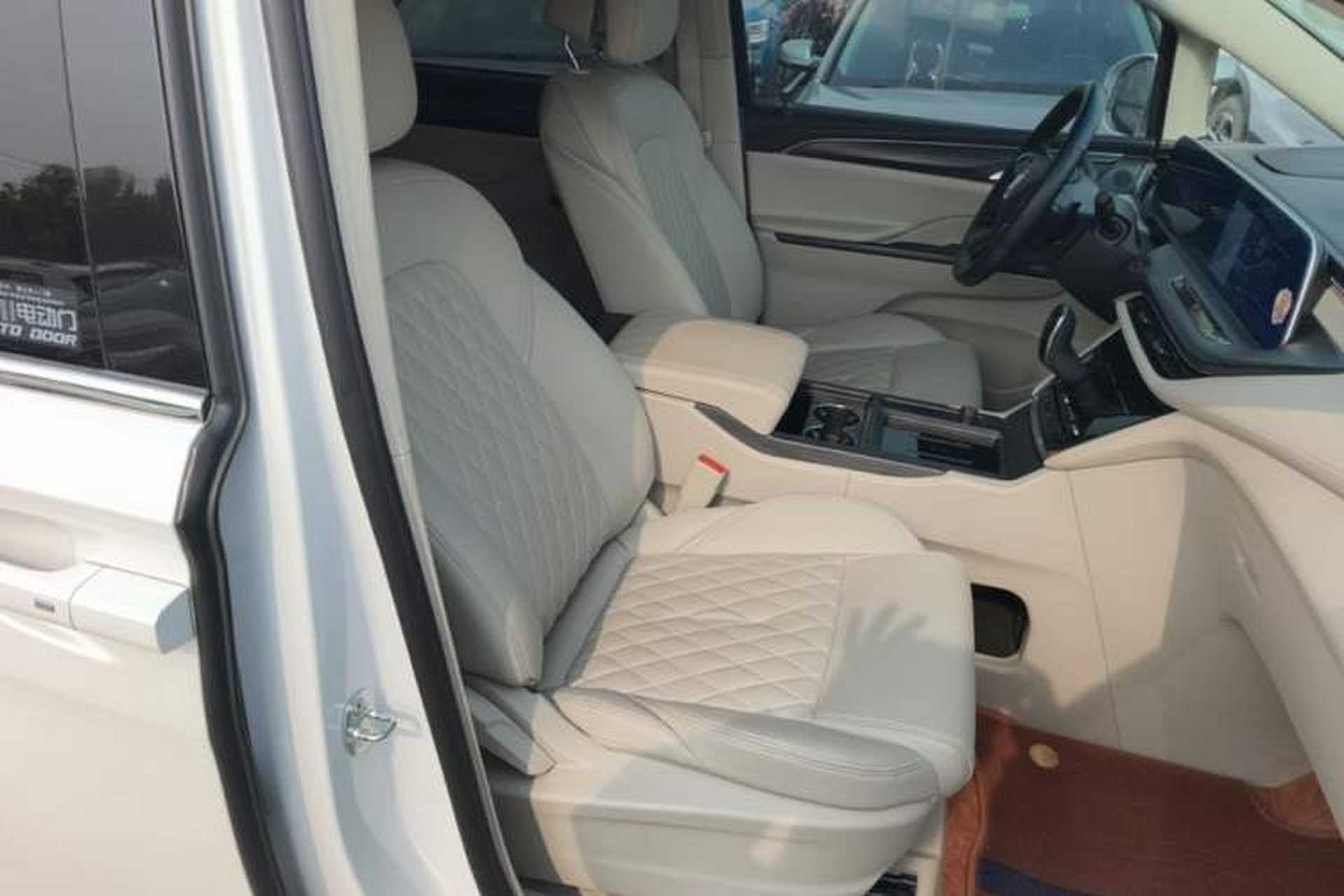 Used Buick GL8 2023 ES Lu Zun Comfort Model Right Front Seat