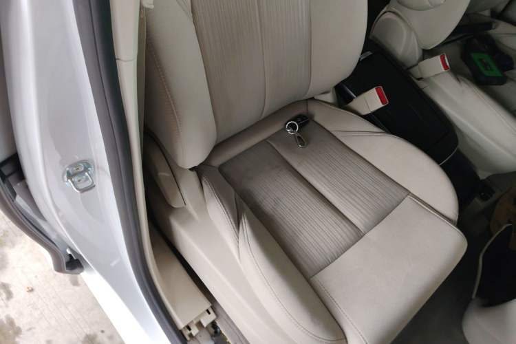 Used Buick GL8 2023 ES Lu Zun Comfort Model Right Front Seat