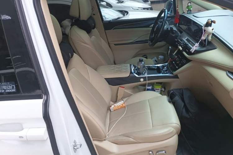 Used Buick GL8 2023 ES Lu Zun Deluxe Model Right Front Seat