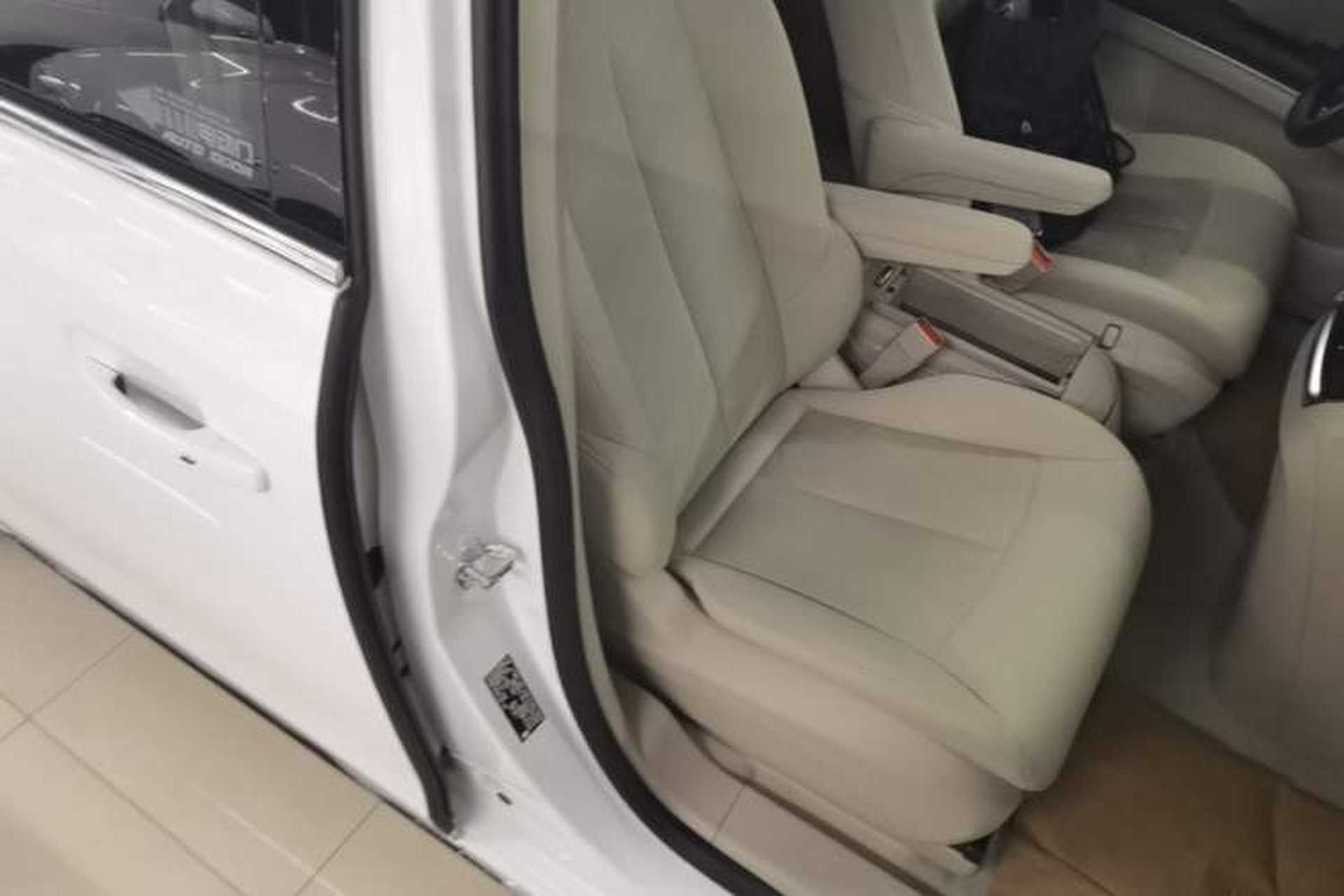 Used Buick GL8 2023 Land Executive Class Smart Enjoyment Model Right Front Seat