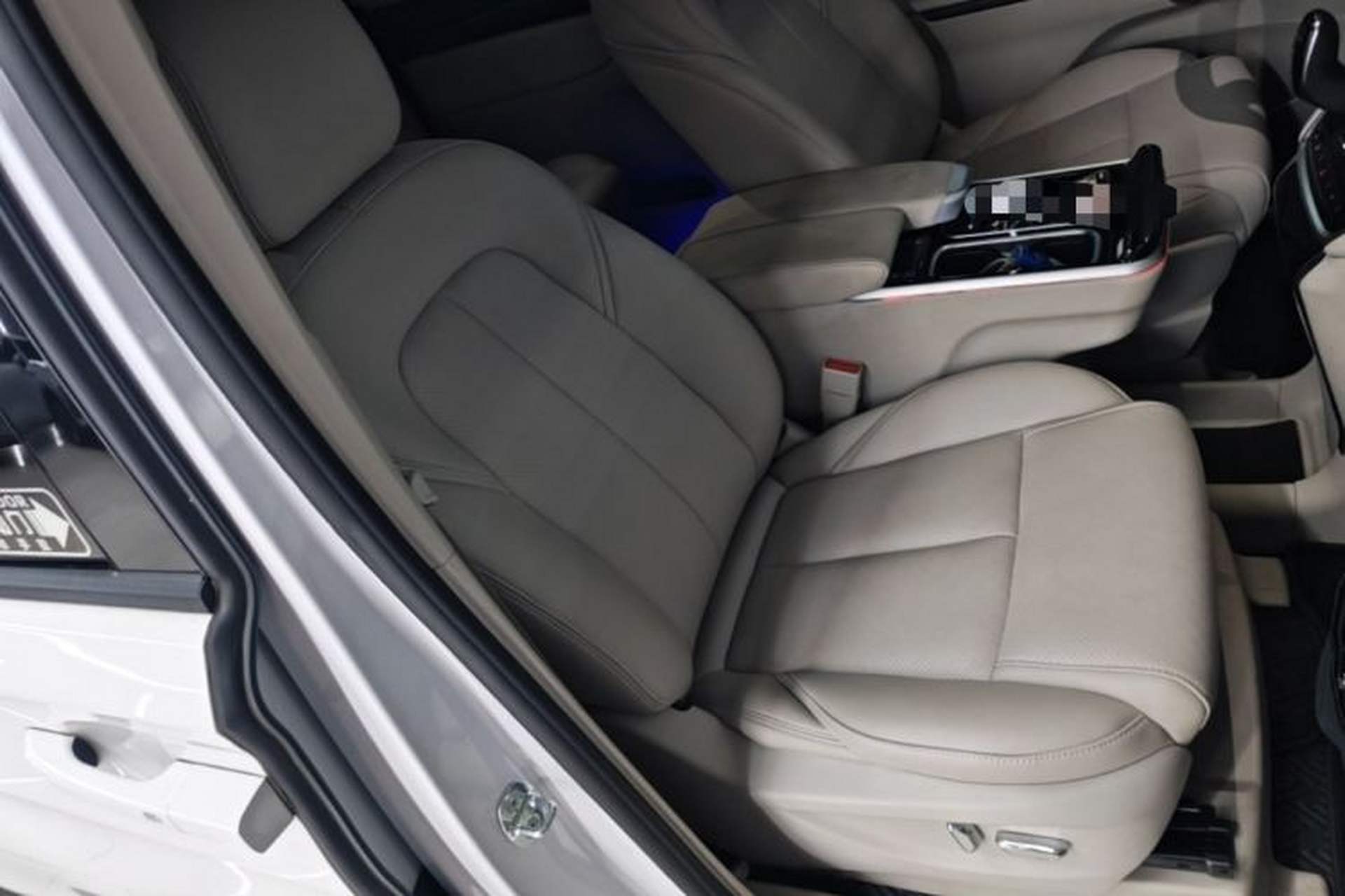 Used Buick GL8 2023 ES Lu Zun Comfort Model Right Front Seat