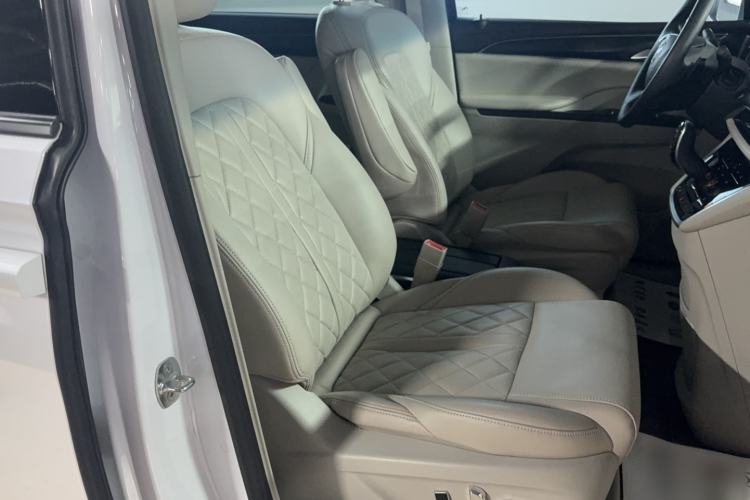 Used Buick GL8 2023 ES Lu Zun Comfort Model Right Front Seat
