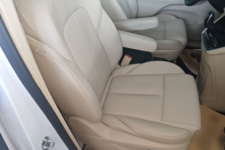 Used Buick GL8 2023 ES Lu Zun Deluxe Model Right Front Seat