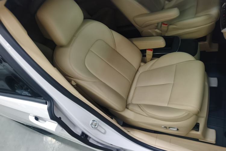 Used Buick GL8 2023 ES Lu Zun Deluxe Model Right Front Seat