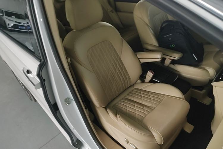 Used Buick GL8 2023 ES Lu Zun Smart Flagship Model Right Front Seat