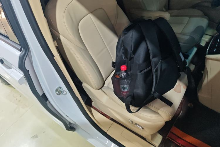 Used Buick GL8 2023 ES Lu Zun Deluxe Model Right Front Seat