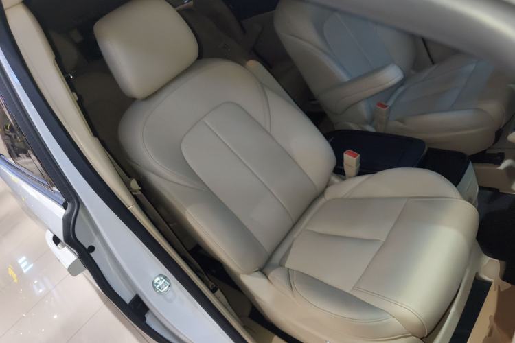 Used Buick GL8 2023 ES Lu Zun Deluxe Model Right Front Seat