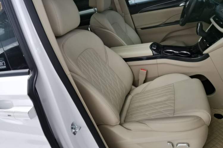 Used Buick GL8 2023 ES Lu Zun Luxury Model Right Front Seat