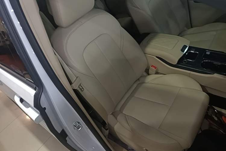 Used Buick GL8 2023 ES Lu Zun Deluxe Model Right Front Seat