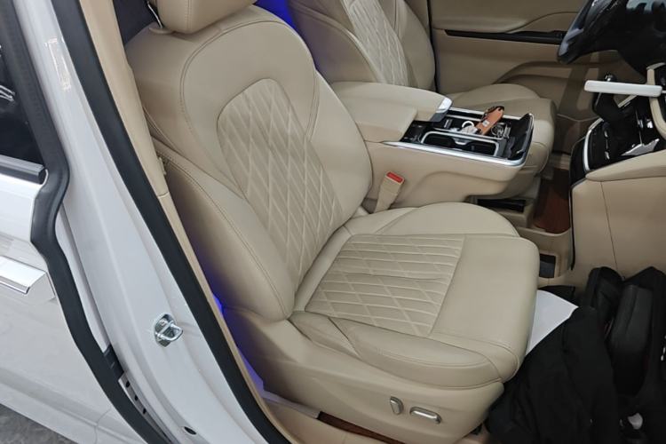Used Buick GL8 2023 ES Lu Zun Luxury Model Right Front Seat