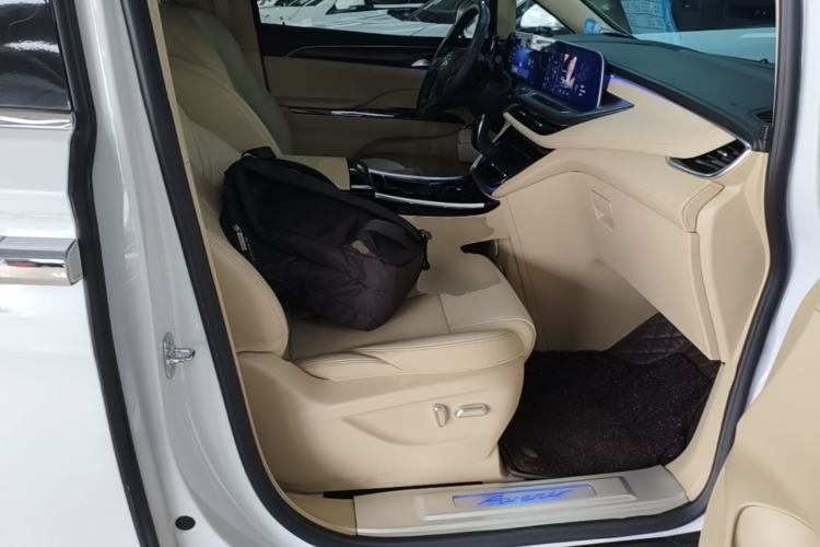 Used Buick GL8 2023 ES Lu Zun Deluxe Model Right Front Seat