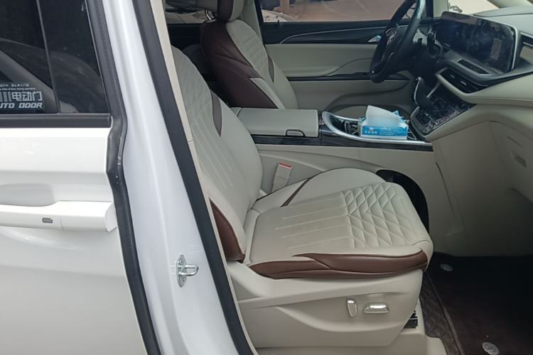 Used Buick GL8 2023 ES Lu Zun Comfort Model Right Front Seat