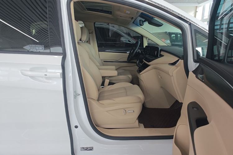 Used Buick GL8 2023 ES Lu Zun Deluxe Model Right Front Seat