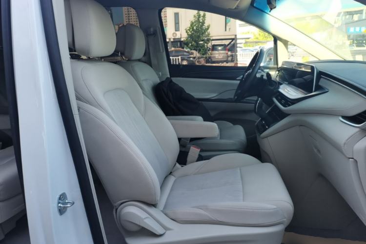 Used Buick GL8 2023 ES Lu Zun Comfort Model Right Front Seat