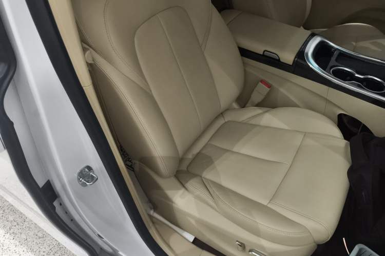 Used Buick GL8 2023 ES Lu Zun Deluxe Model Right Front Seat