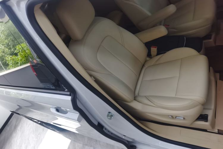 Used Buick GL8 2023 ES Lu Zun Deluxe Model Right Front Seat