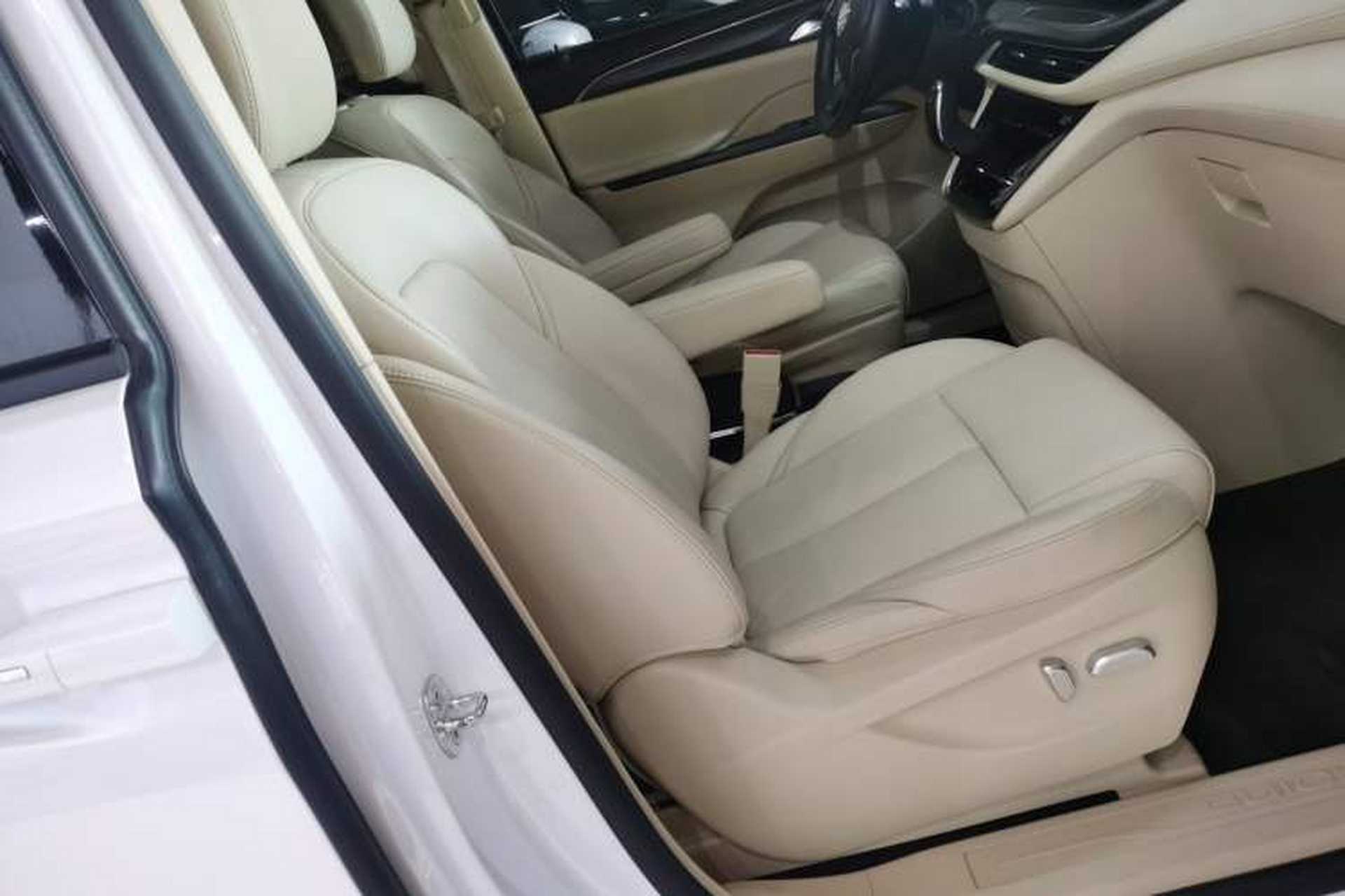 Used Buick GL8 2023 ES Lu Zun Deluxe Model Right Front Seat