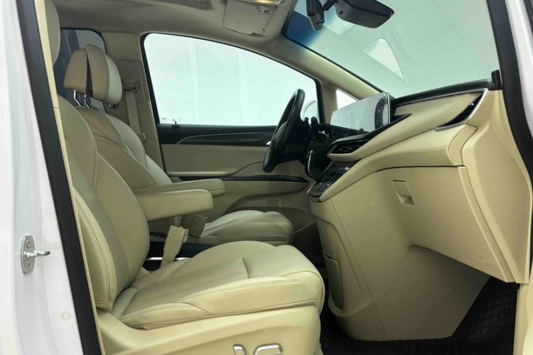 Used Buick GL8 2023 ES Lu Zun Deluxe Model Right Front Seat