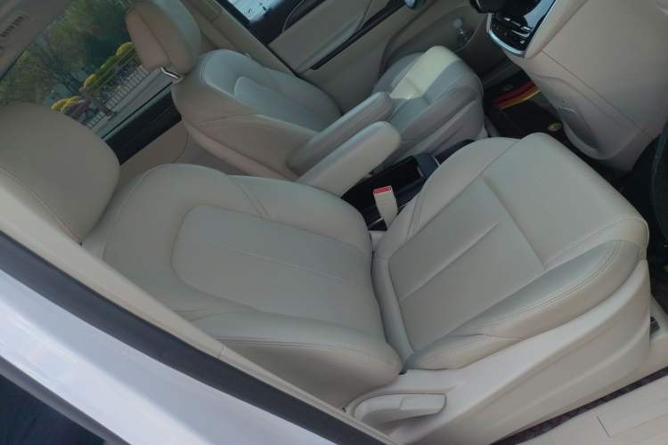 Used Buick GL8 2023 ES Lu Zun Comfort Model Right Front Seat