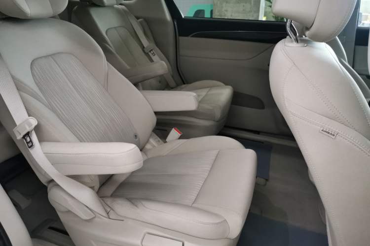 Used Buick GL8 2023 ES Lu Zun Comfort Model Right Front Seat